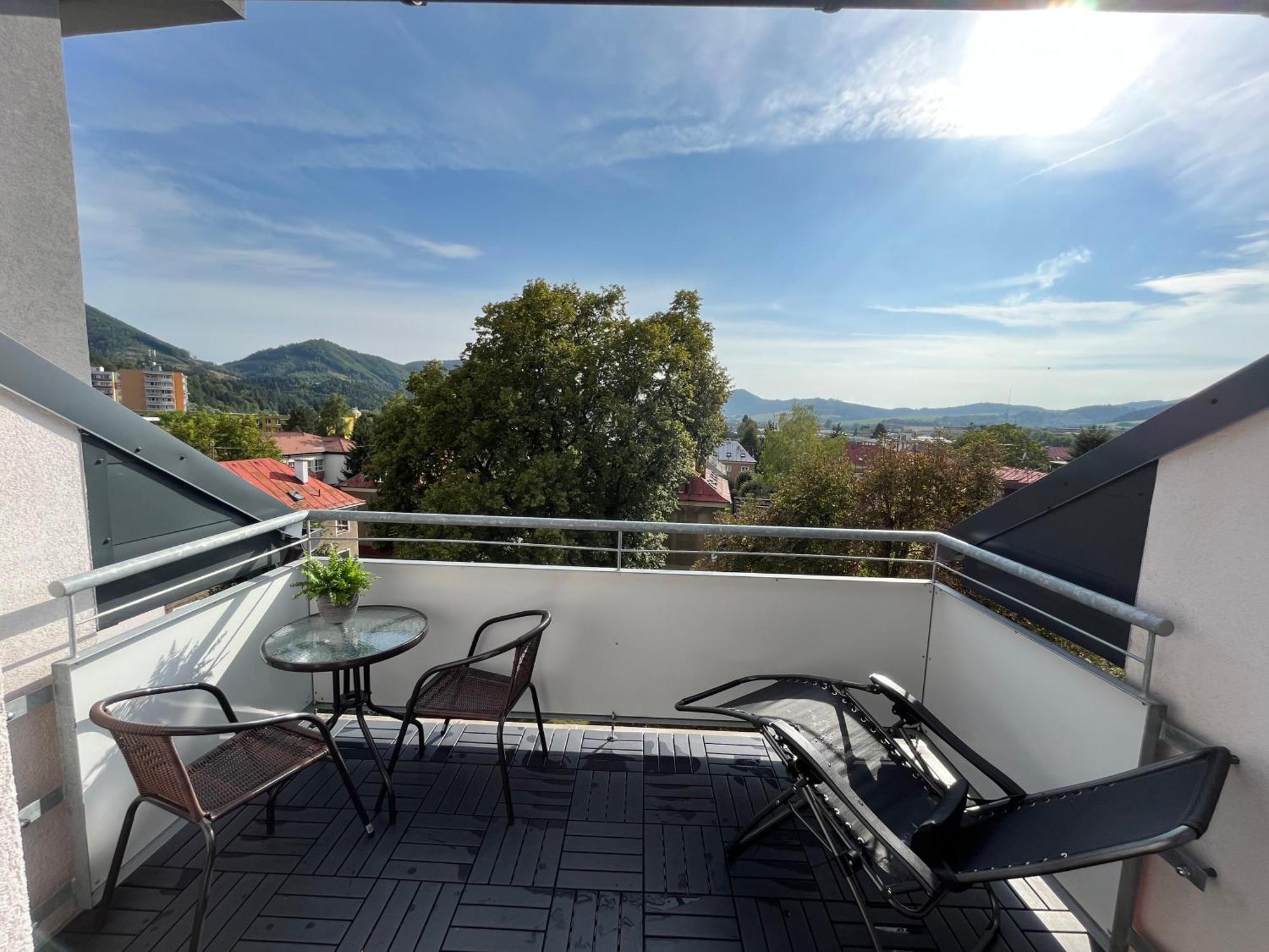 Tranquille Inn Apartment Kysucke Nove Mesto Eksteriør billede
