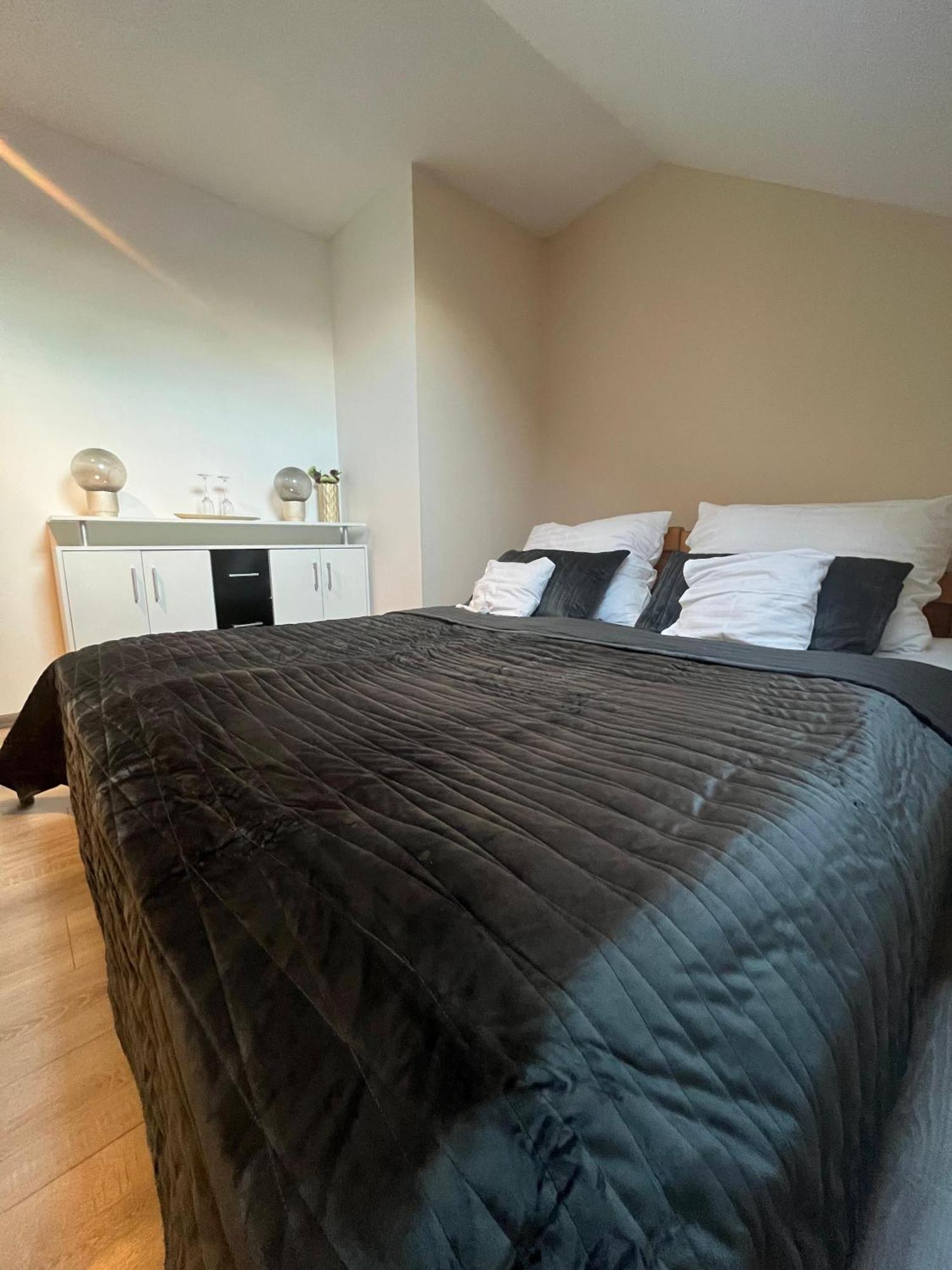 Tranquille Inn Apartment Kysucke Nove Mesto Eksteriør billede